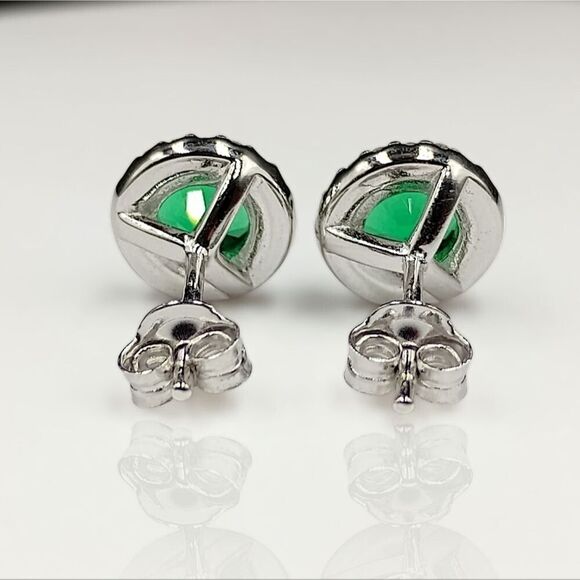 2.50CT Green Emerald Round Cut Halo Luxury Stud Earrings in Sterling Silver - Picture 8 of 11